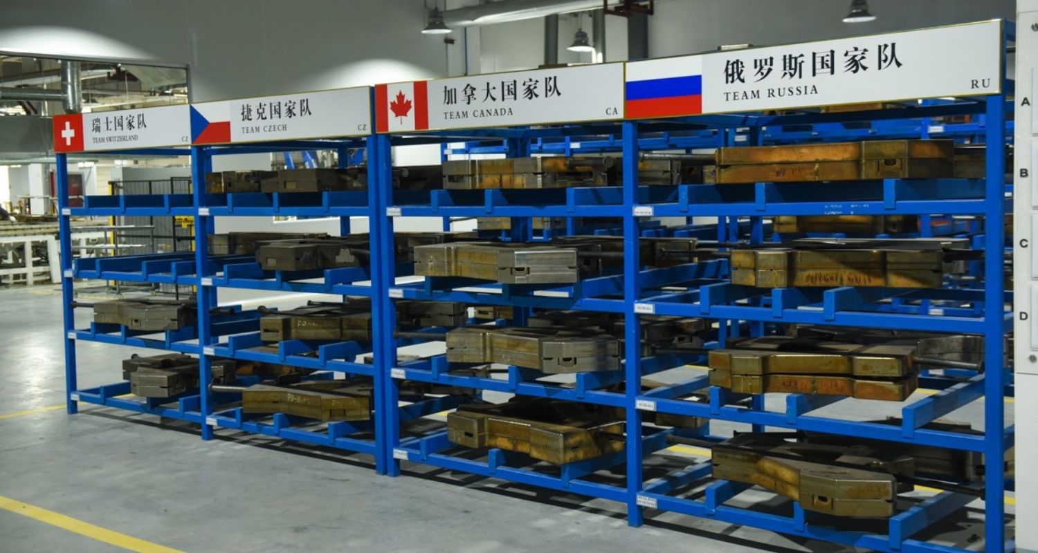 Các khuôn mẫu đặc biệt dành cho trang bị của các đội tuyển quốc gia lớn 