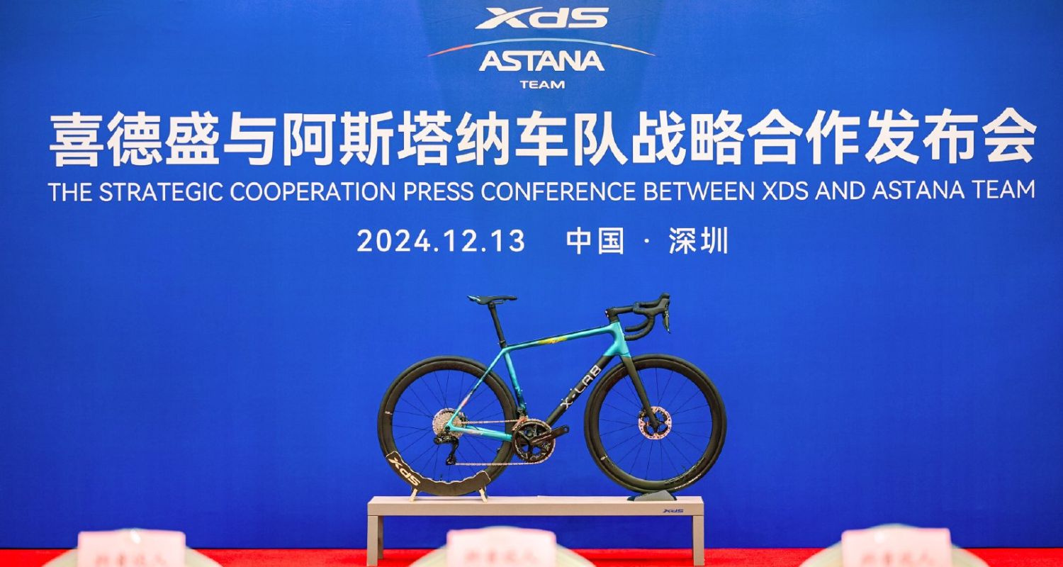 XDS Hợp Tác Chiến Lược Với Đội Đua ASTANA 3 X-lab RT9 mẫu xe đồng hành cùng XDS Astana tham gia thi đấu Tour de France 2025